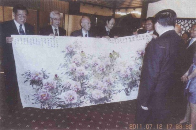 D002 省長姜大明欣賞高瀅作品